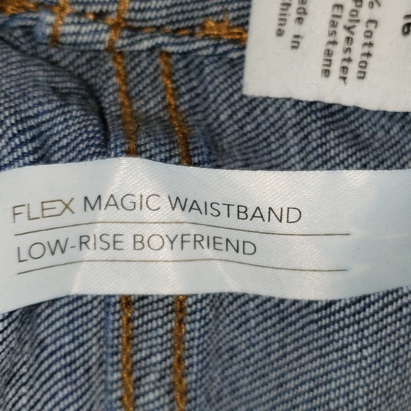 gently preowned womens Lane Bryant Jeans. - Picture 4 of 5